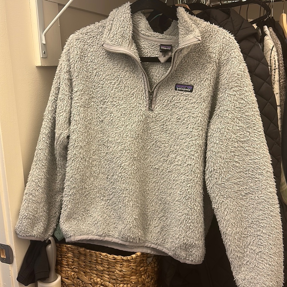 Fuzzy Patagonia sweater, mid/half zip
